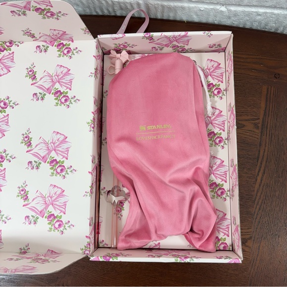 Love Shack Fancy x Stanley Tumbler 40oz Rosa Beaux Bow New in Box - Picture 4 of 8